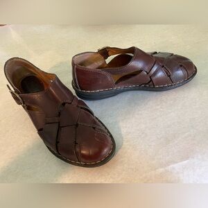 Born women’s leather shoes, size 8